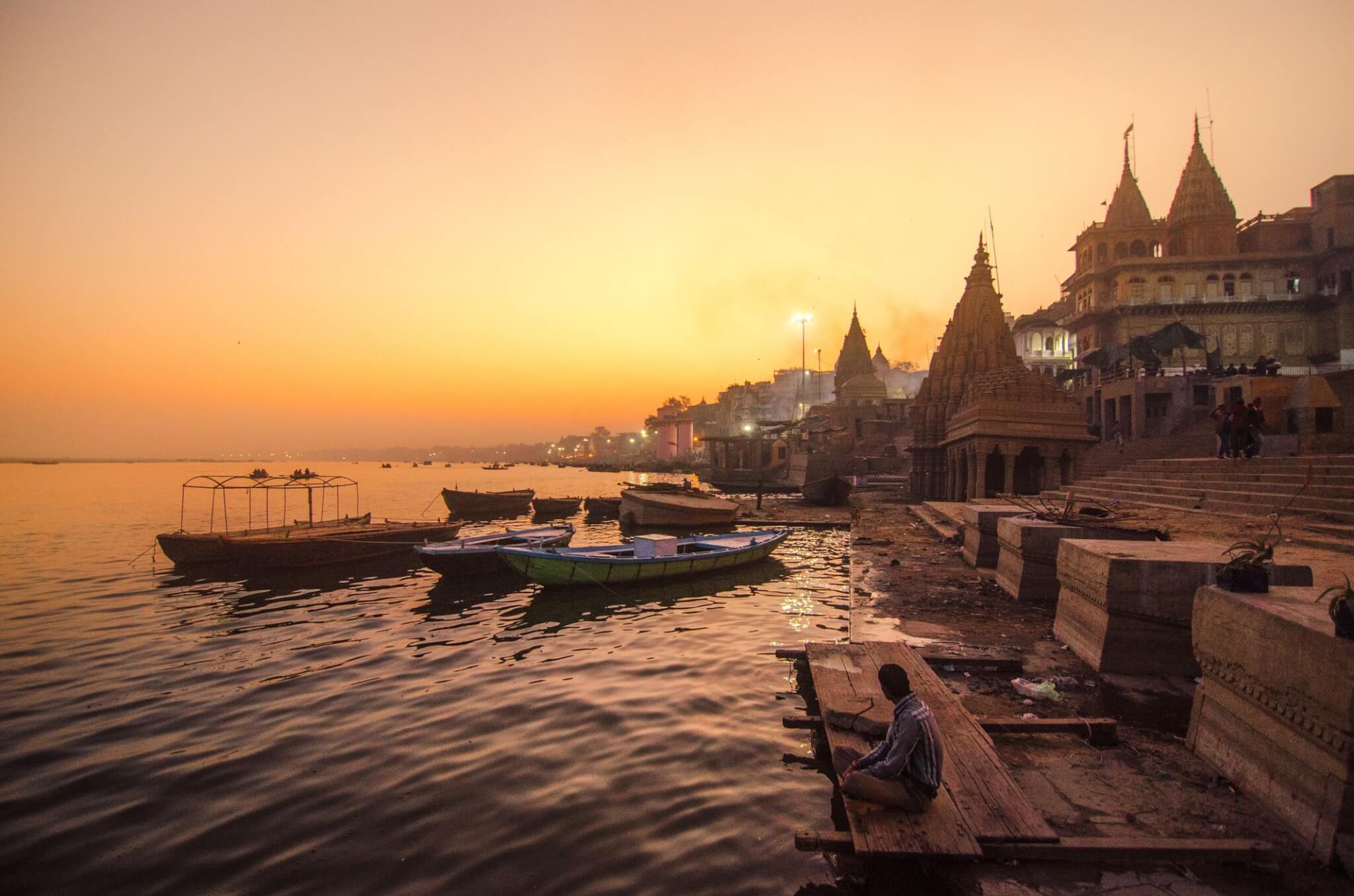 evening-at-varanasi-610625330-58e54bd25f9b58ef7e7c8bb9